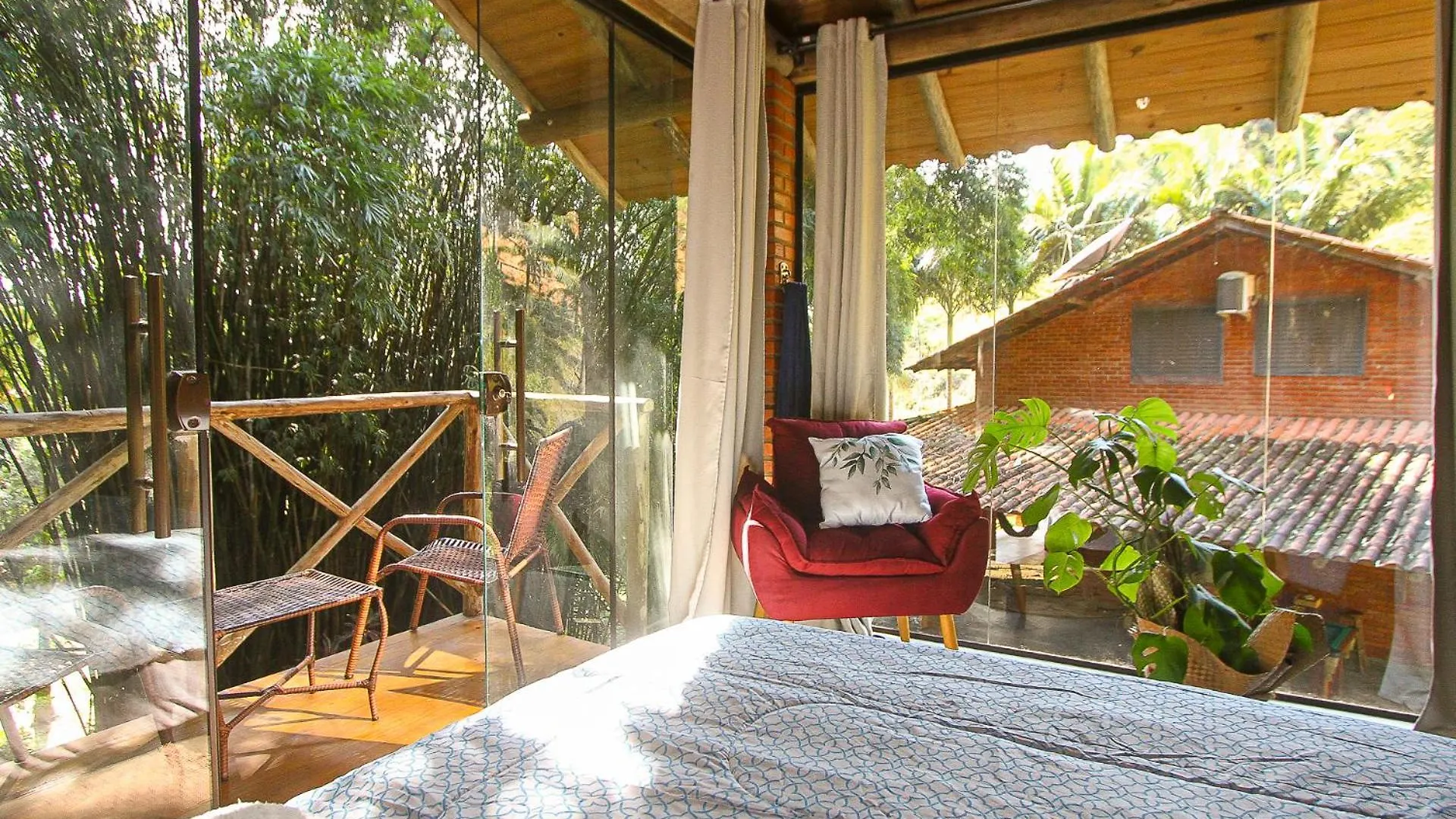 Jaktstuga Suite Com Cachoeira No Quintal Antonio Carlos Brasilien