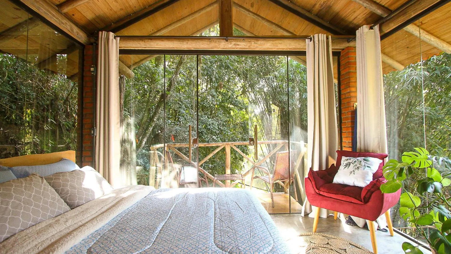Suite Com Cachoeira No Quintal Antonio Carlos