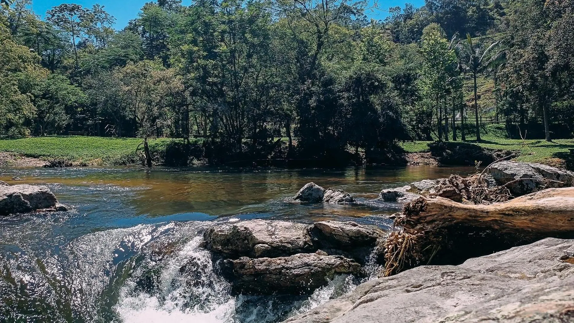 Suite Com Cachoeira No Quintal Antonio Carlos 0*,