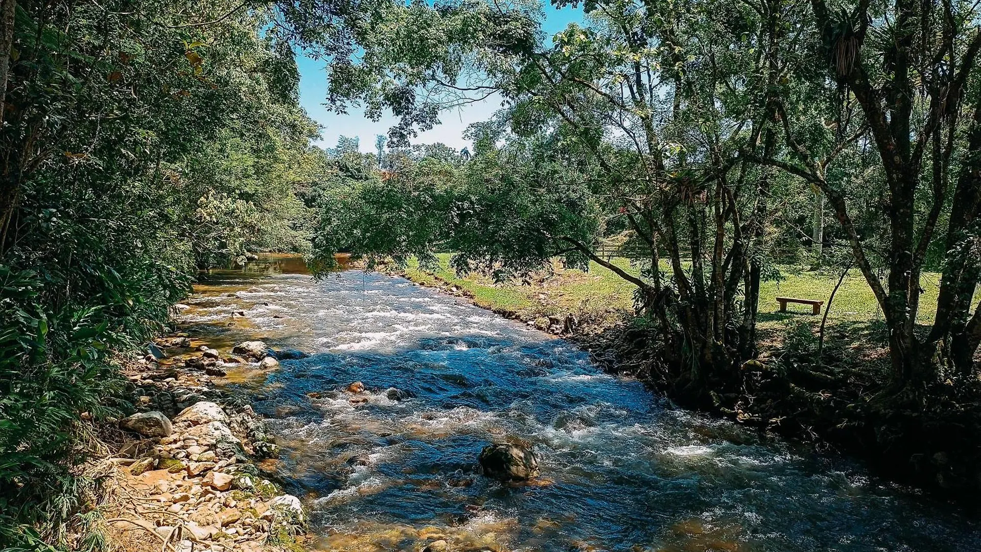 Suite Com Cachoeira No Quintal Antonio Carlos Jaktstuga