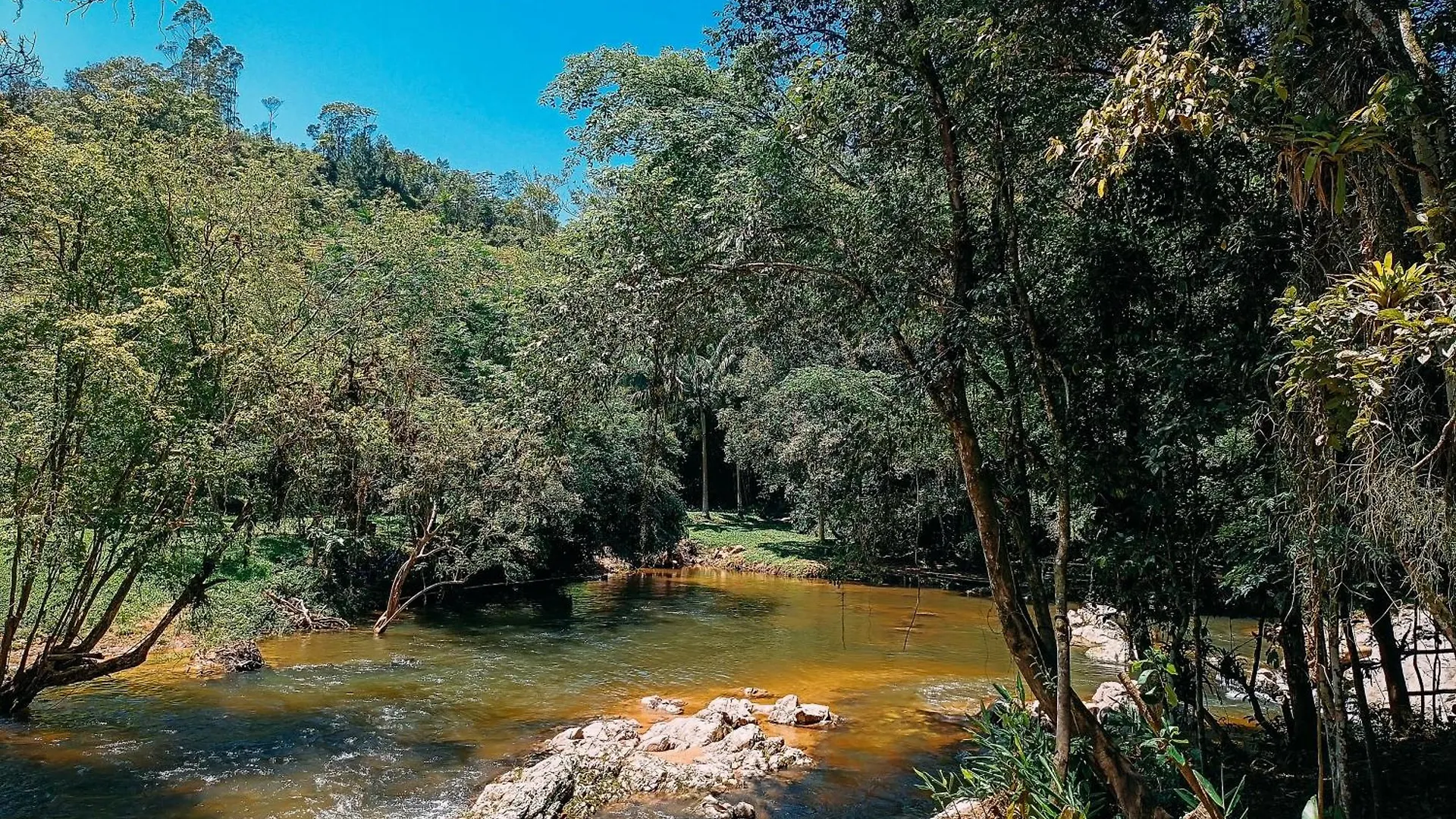 Suite Com Cachoeira No Quintal Antonio Carlos Brasilien