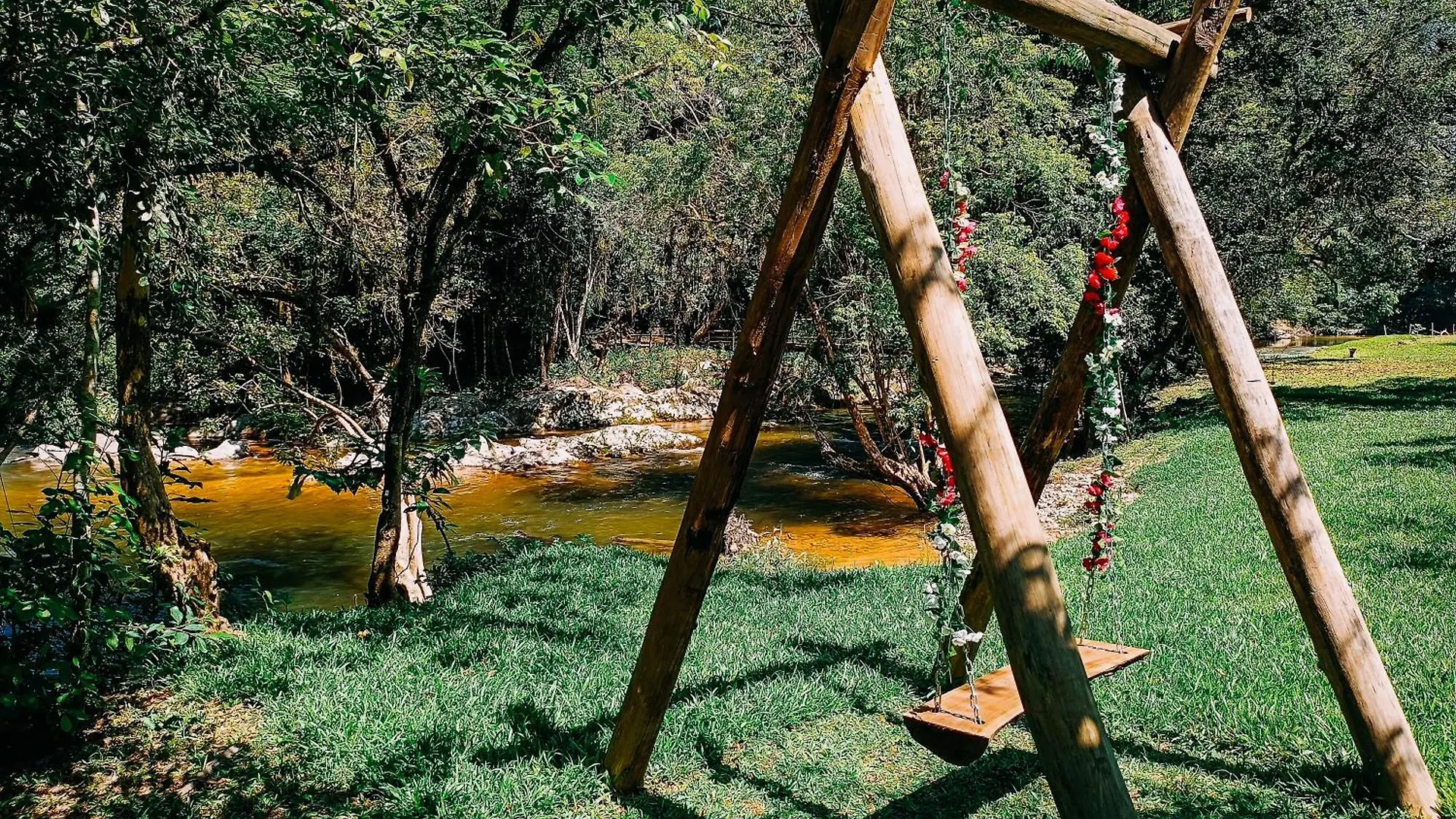 Suite Com Cachoeira No Quintal Antonio Carlos Jaktstuga