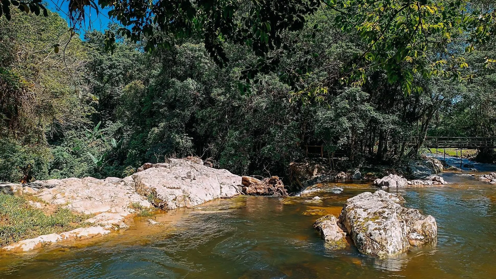 Suite Com Cachoeira No Quintal Antonio Carlos 0*,