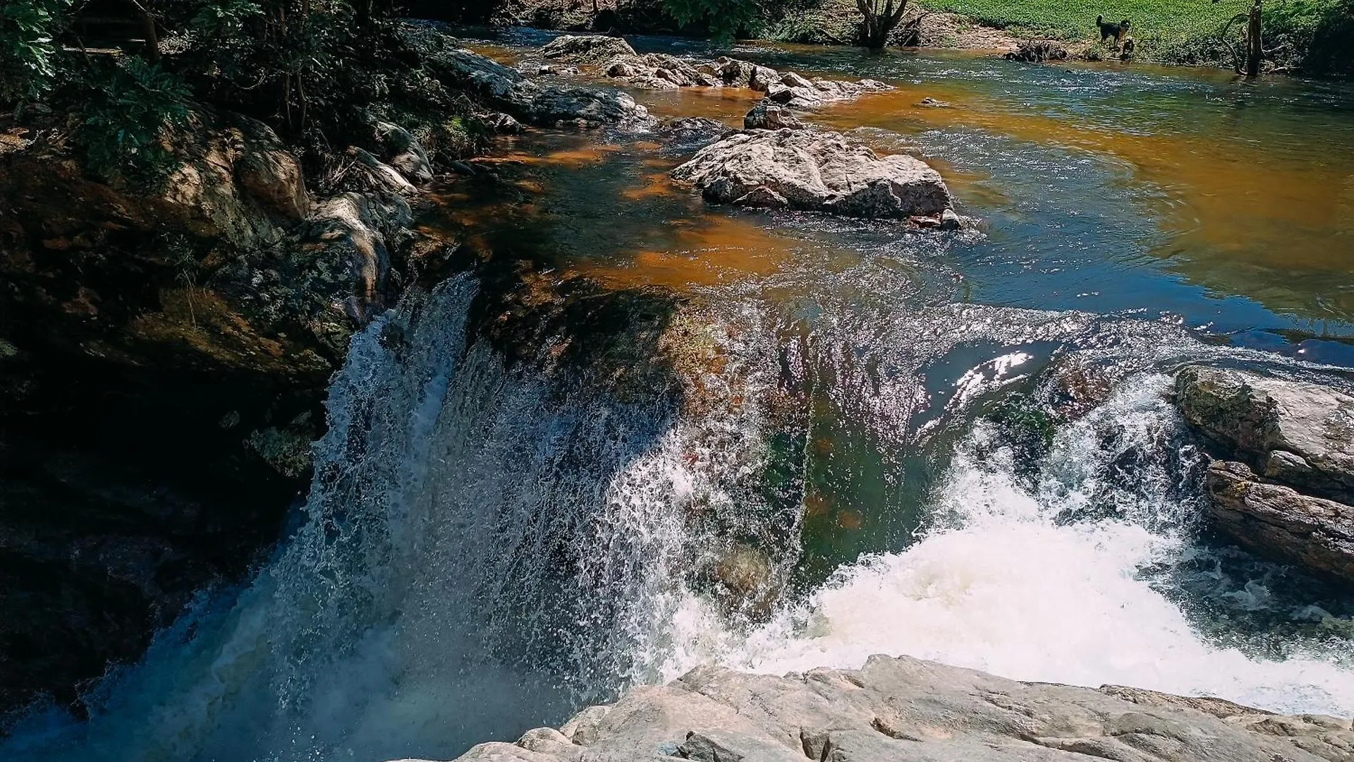 Suite Com Cachoeira No Quintal Antonio Carlos Jaktstuga