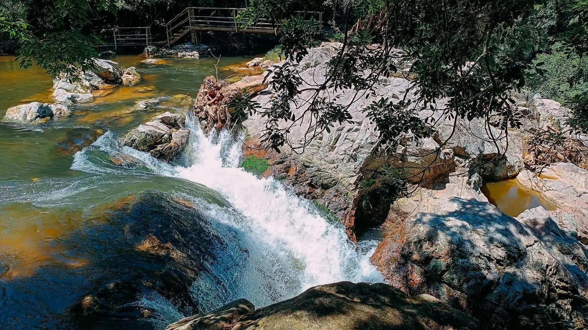 Suite Com Cachoeira No Quintal Antonio Carlos