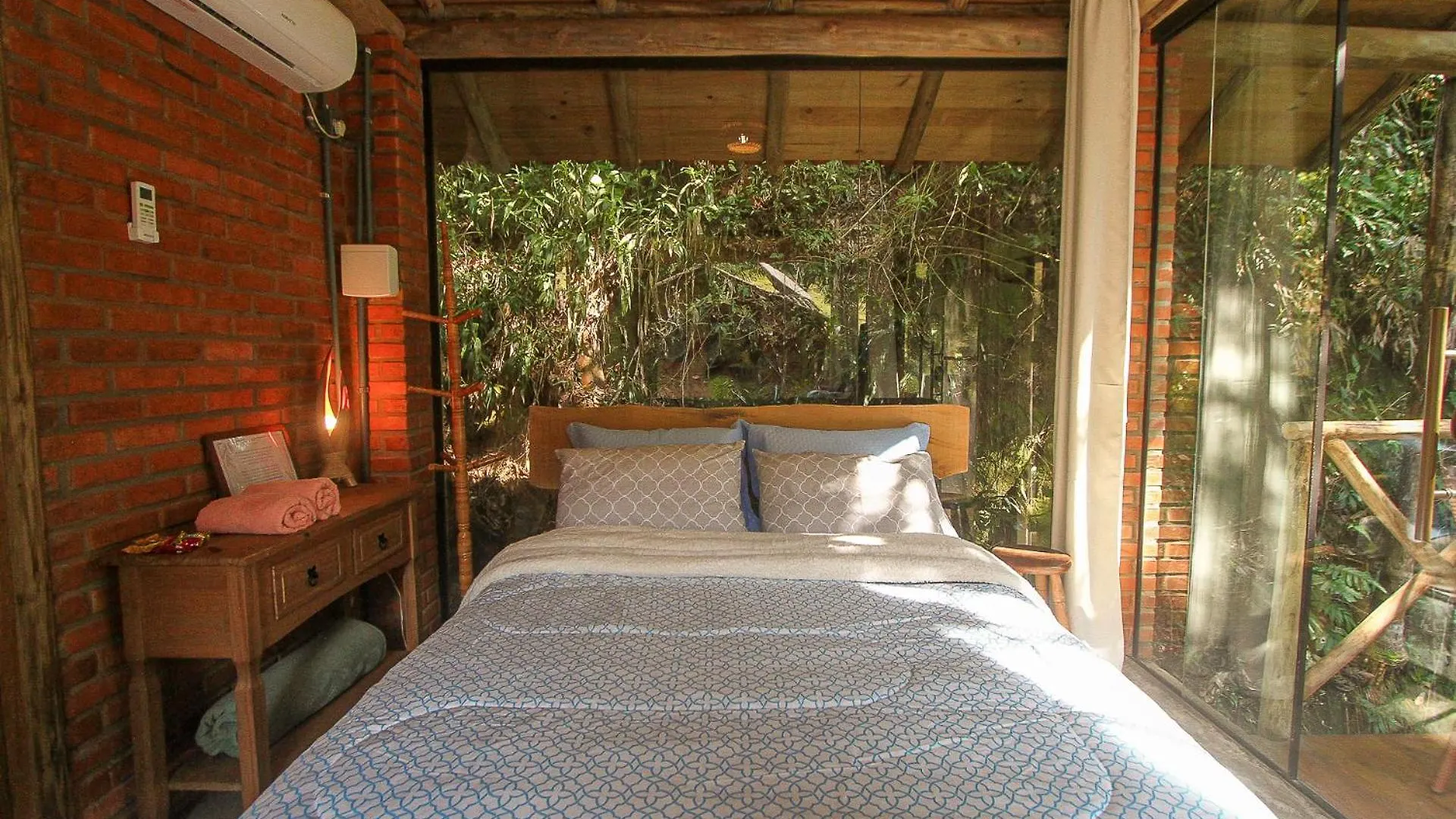 Jaktstuga Suite Com Cachoeira No Quintal Antonio Carlos Brasilien